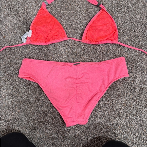 Oakley Vibrant Pink Activewear - Picture 2 of 6